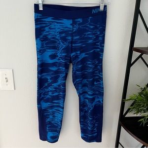 Nike Pro DriFit Blue Cropped Leggings, Size Large